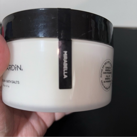 Dans un Jardin Bath Salts 200 grams Animal Cruelty Free Bath Beauty Soak - Picture 2 of 4